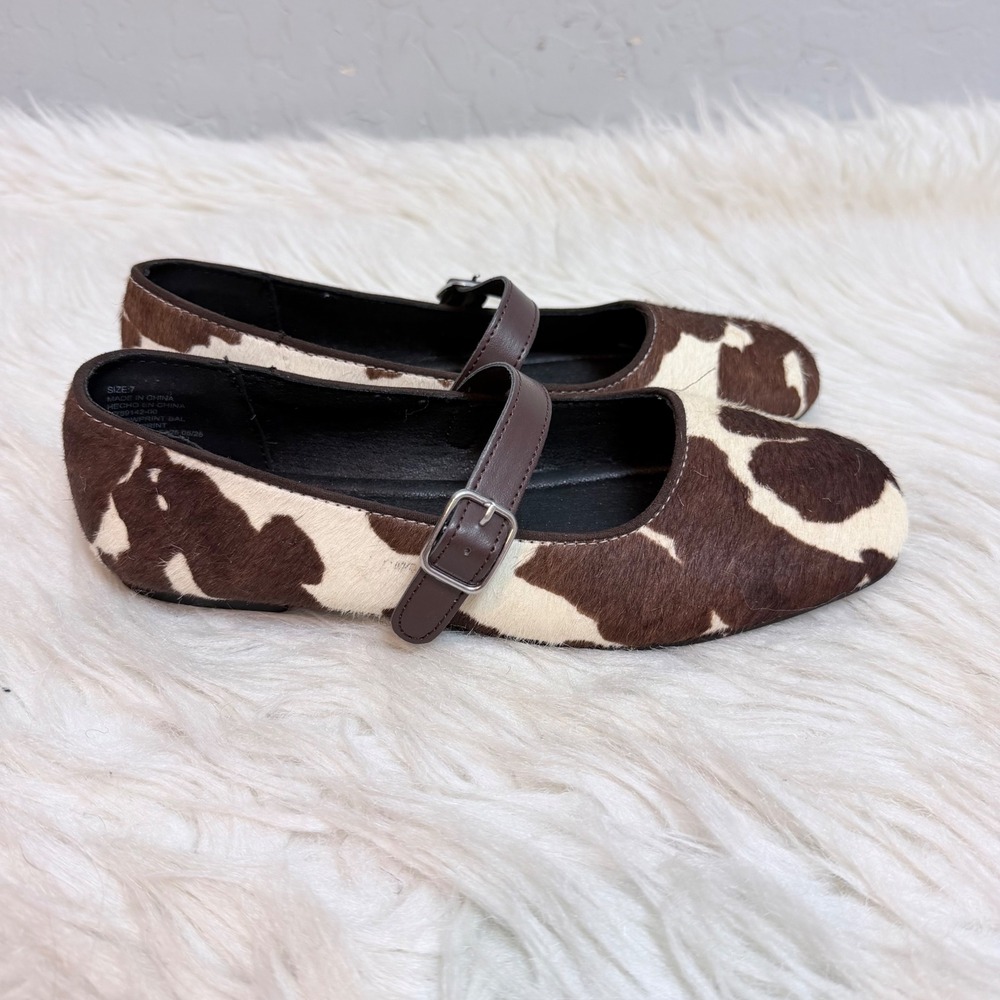 Gap Cow Print Calf Hair Mary Jane Flats Brown White Buckle Strap Shoes Size 7 - Picture 3 of 6